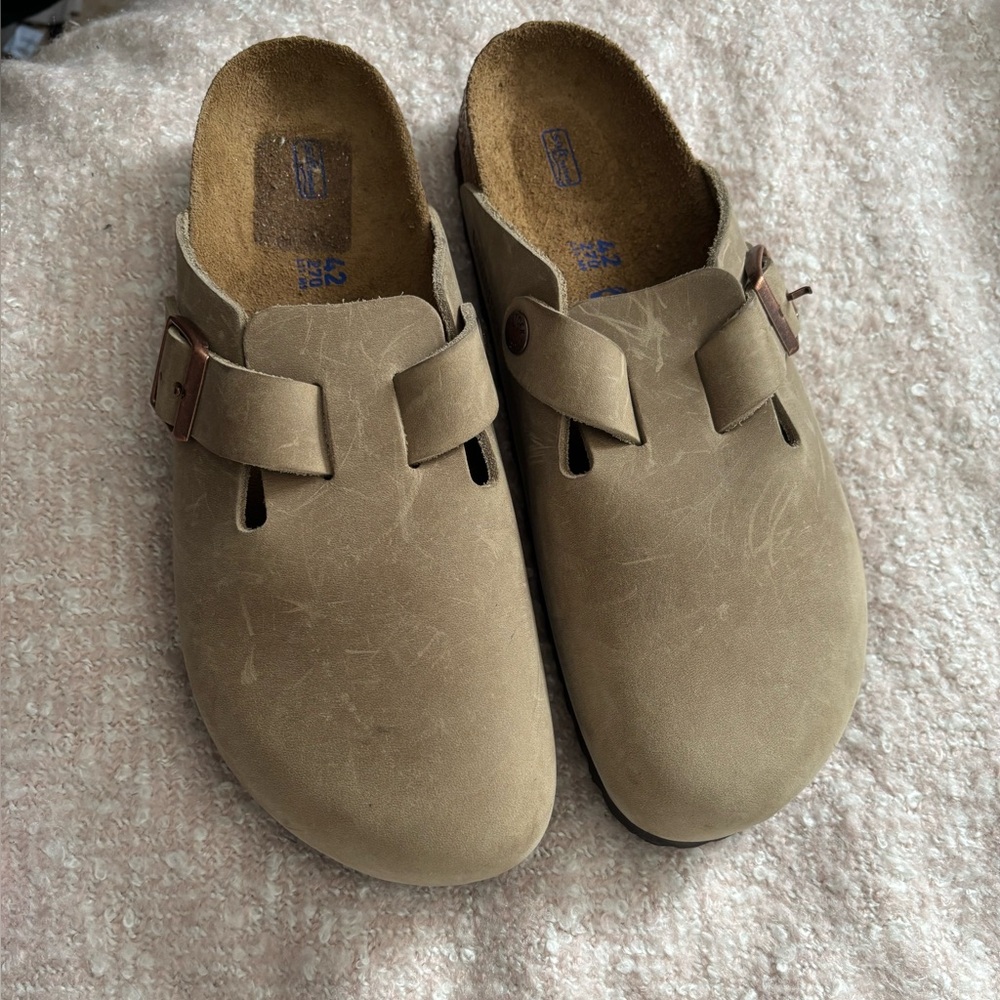 Women’s tan Birkenstocks new without tags